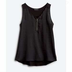 Woman's Sleeveless Scallop Detail Blouse